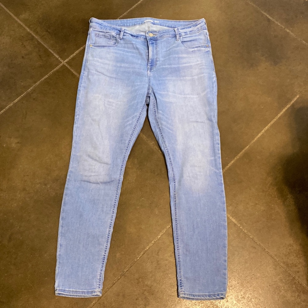 NWOT light Old Navy super skinny denim